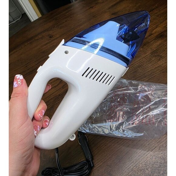 Smart Gear 12-Volt DC Auto Vac With Powerful Suction & Crevice Tool - Picture 9 of 13
